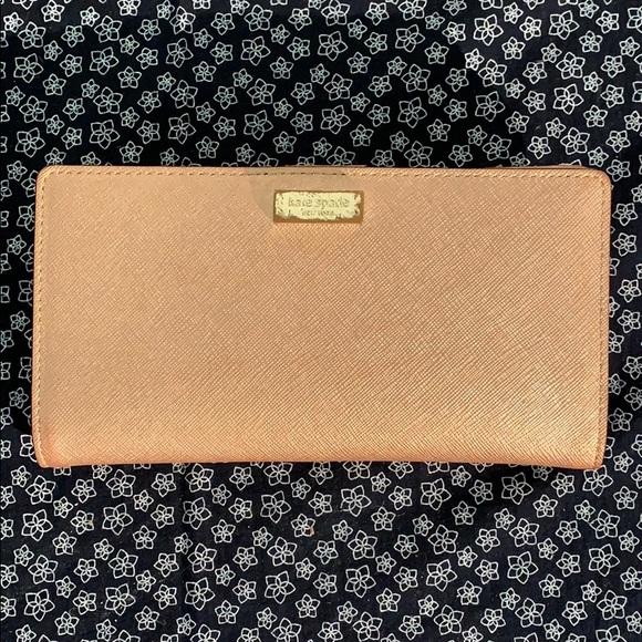 Kate spade rose gold wallet - Picture 1 of 6